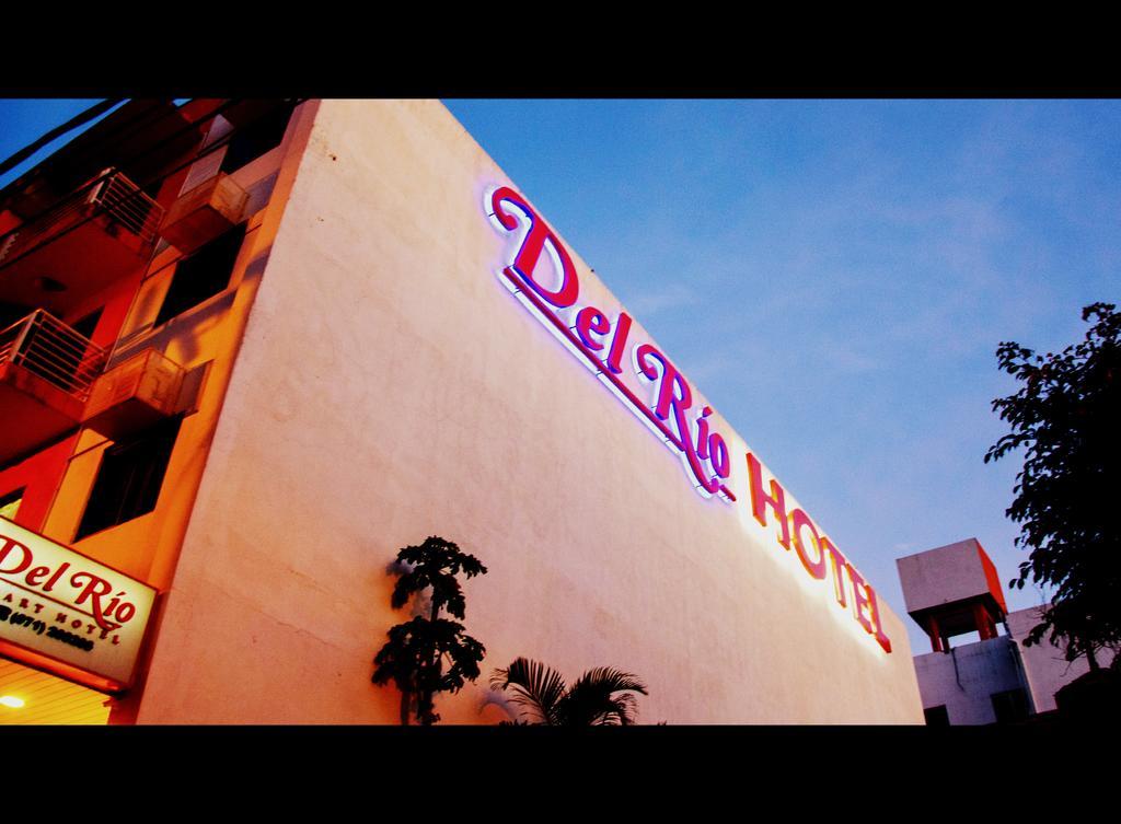 Del Rio Apart Hotel Encarnacion Bagian luar foto